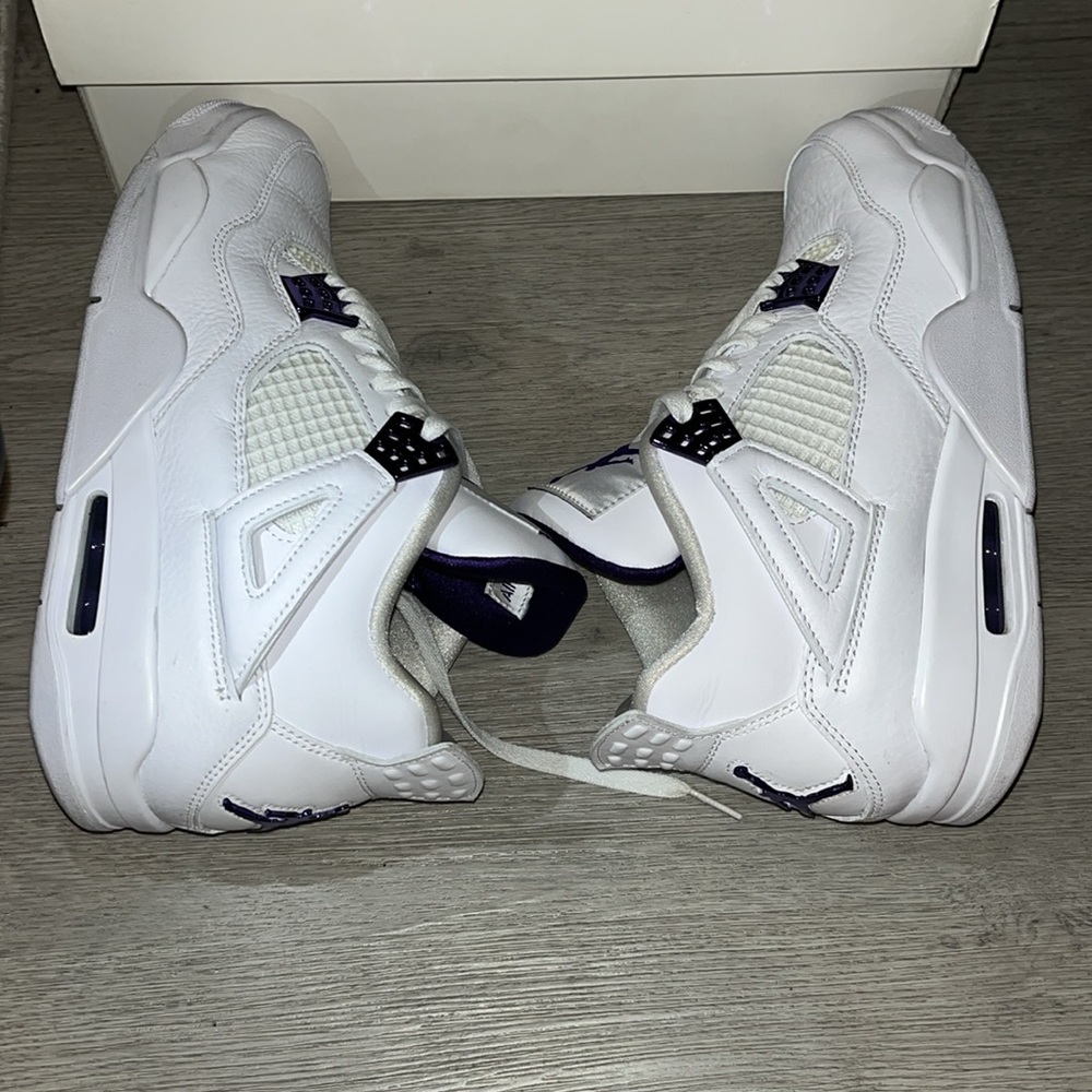 Like new Air Jordan 4 retro white/court purple - Picture 9 of 12